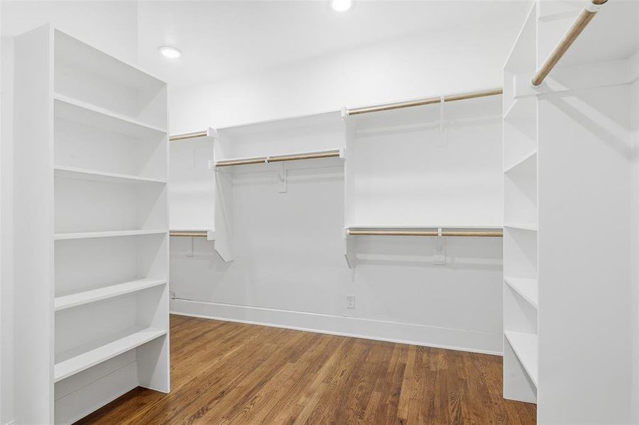 Spacious, unfurnished interior of a new home in , Cleburne (Image 33).