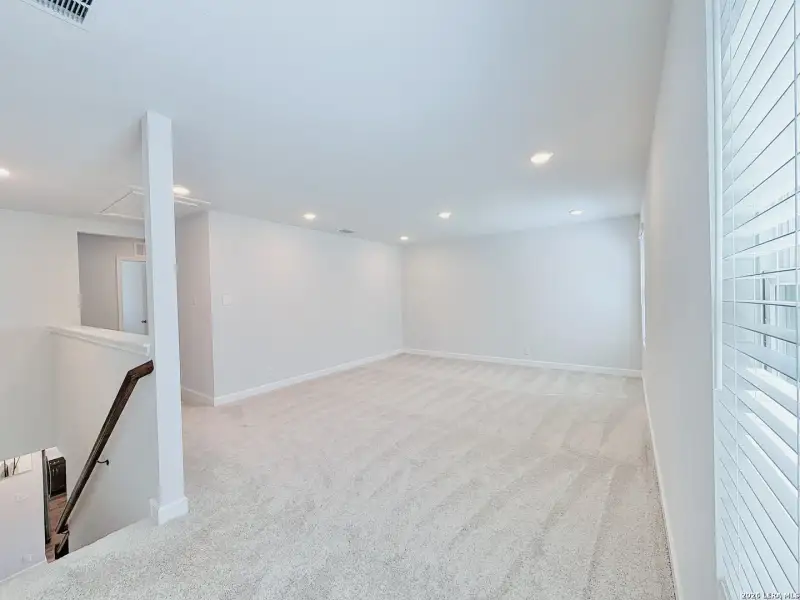 Spacious, unfurnished interior of a new home in , Live Oak (Image 21).