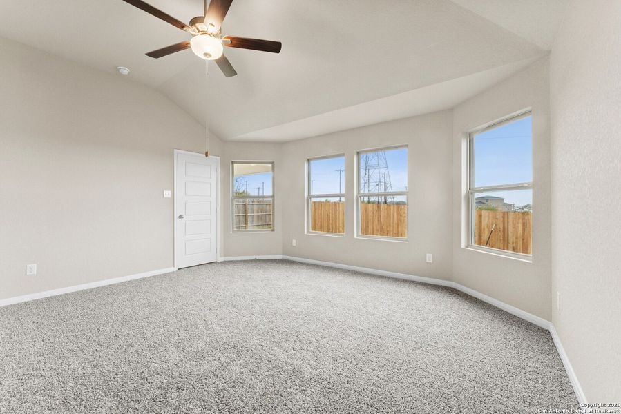 Spacious, unfurnished interior of a new home in Agave, San Antonio (Image 23).