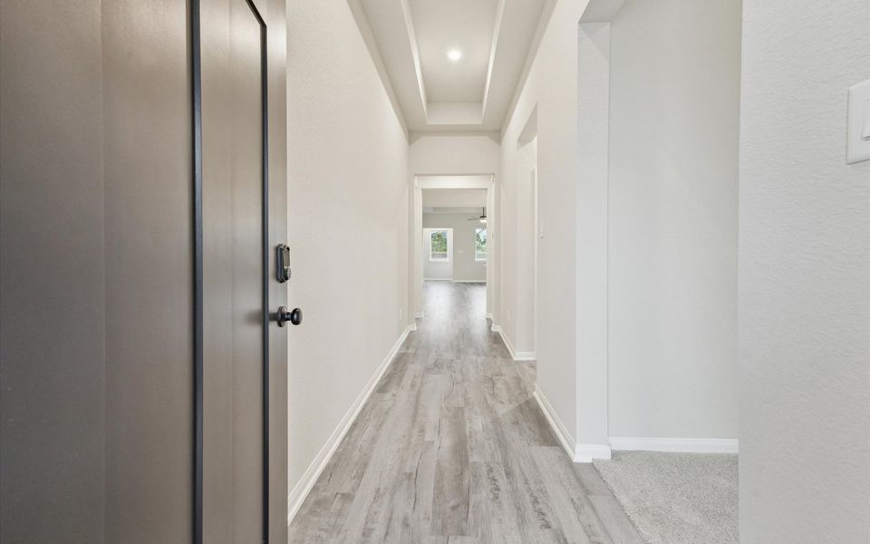 Spacious, unfurnished interior of a new home in Elyson, Katy (Image 10).