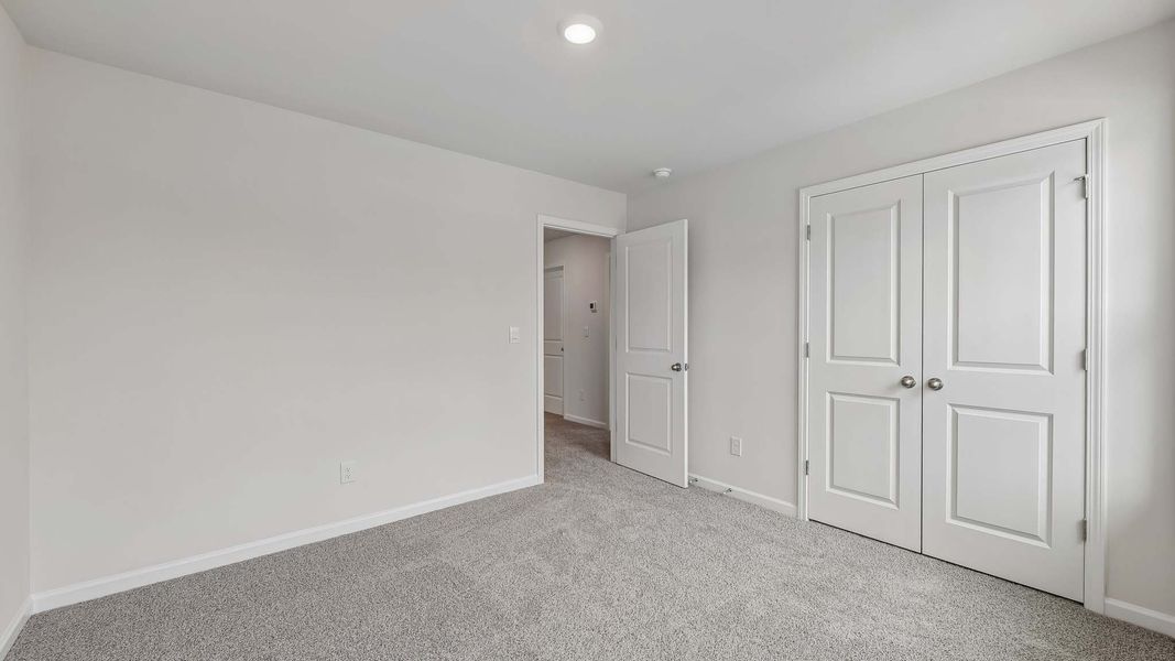 Spacious, unfurnished interior of a new home in Oak Grove Hill, Huntersville (Image 24).