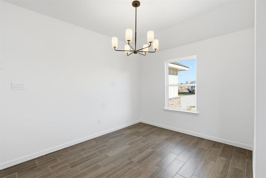 Spacious, unfurnished interior of a new home in , Lipan (Image 17).