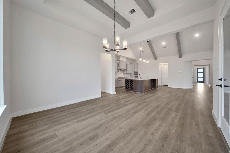 Spacious, unfurnished interior of a new home in , Rosharon (Image 22).