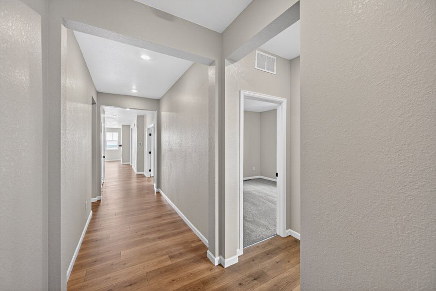 Spacious, unfurnished interior of a new home in Macanta, Castle Rock (Image 16). Spacious, unfurnished interior of a new home in Macanta, Castle Rock (Image 16).