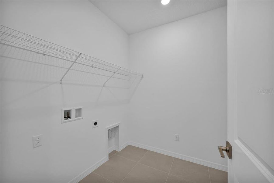 Spacious, unfurnished interior of a new home in Lakeview Estates, Palm Coast (Image 21). Spacious, unfurnished interior of a new home in Lakeview Estates, Palm Coast (Image 21).
