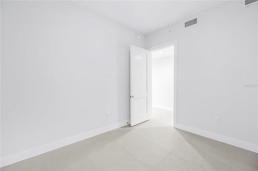 Spacious, unfurnished interior of a new home in , St. Petersburg (Image 22).