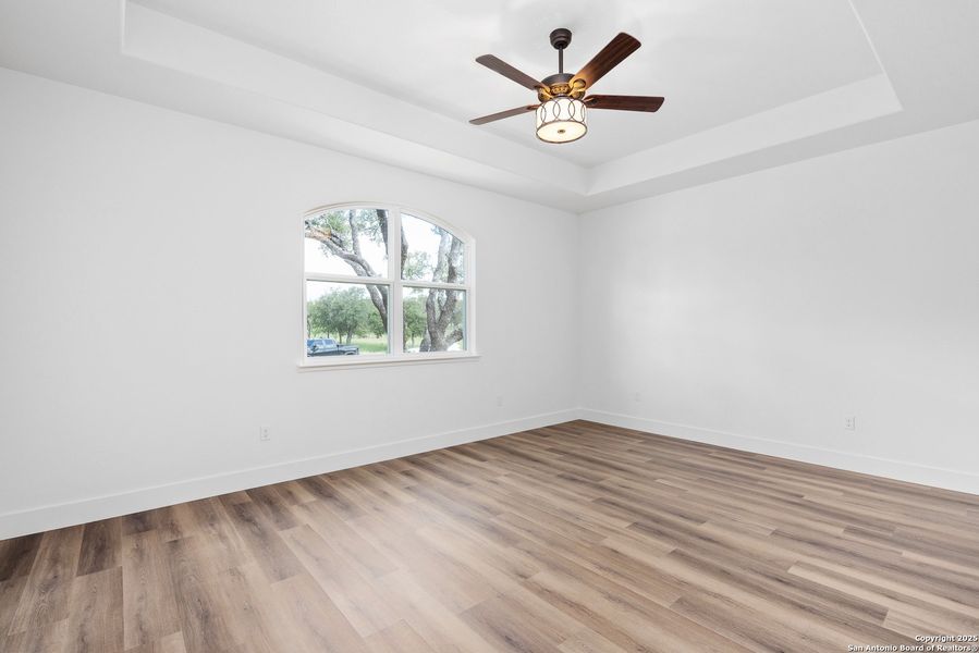 Spacious, unfurnished interior of a new home in , Kerrville (Image 22).