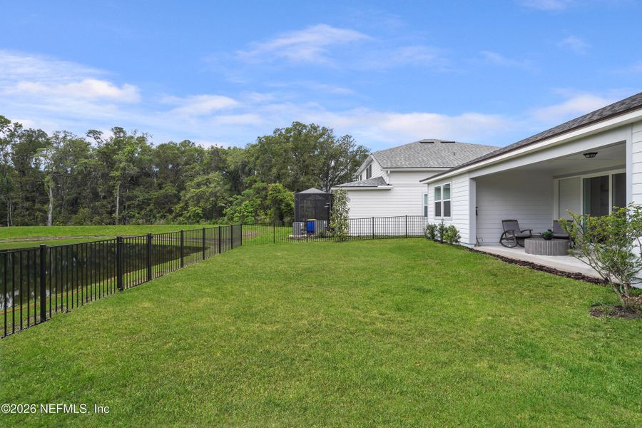 Exterior details and patio area of a home in , Jacksonville (Image 25).