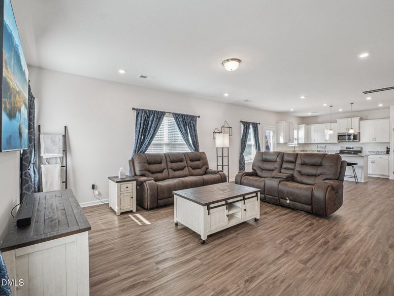 8-web-or-mls-Oriental St-S2412-008