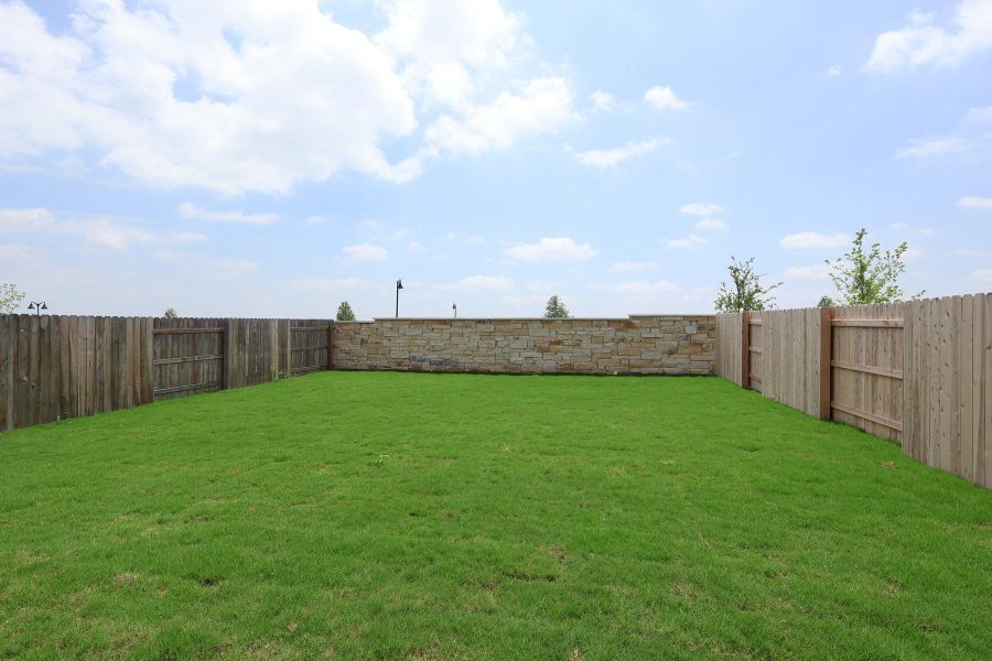 Exterior details and patio area of a home in Flora, Hutto (Image 3).