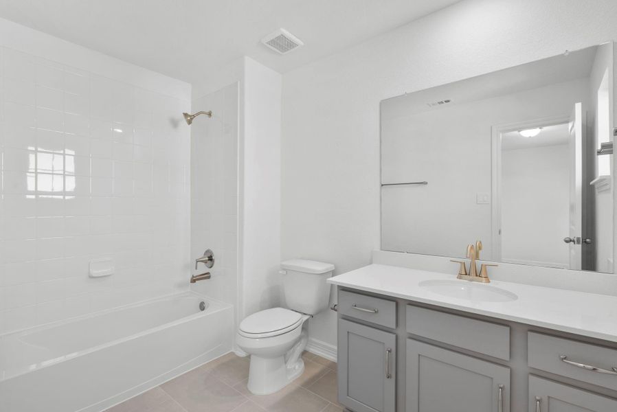 Furnished interior view inside a new home in Blue Heron Estates, Mont Belvieu (Image 9).