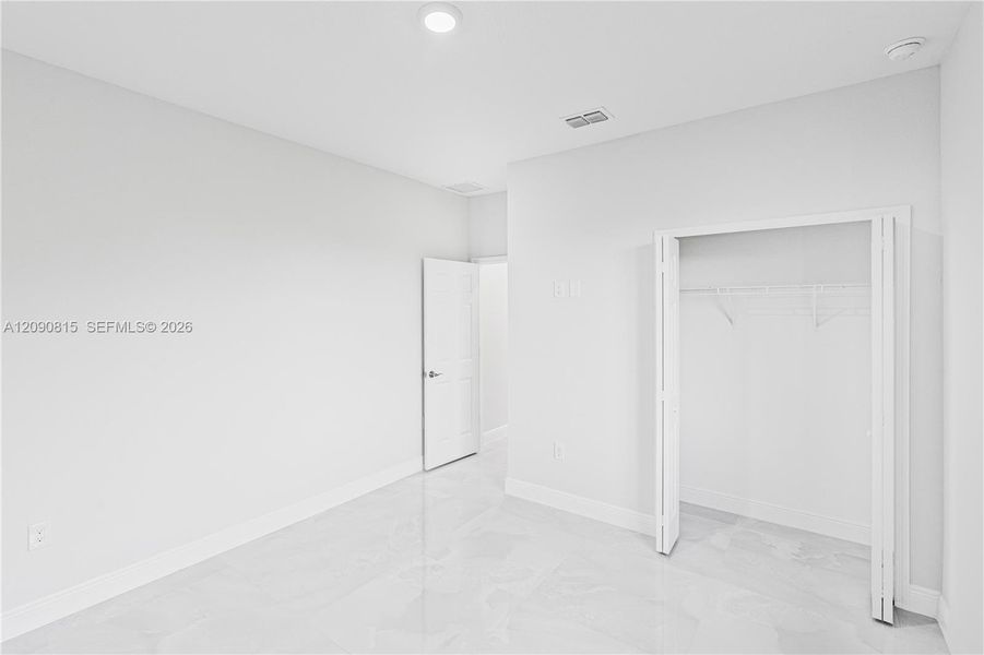 Spacious, unfurnished interior of a new home in , Lehigh Acres (Image 36).