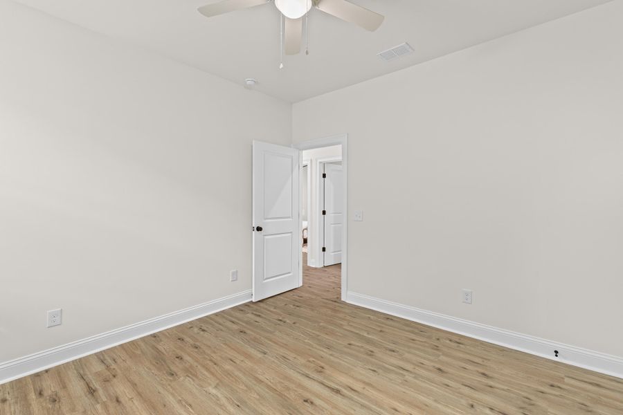 Spacious, unfurnished interior of a new home in , North Charleston (Image 21).