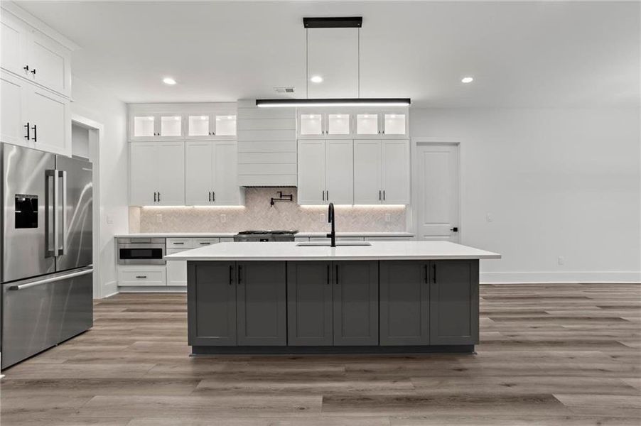 Furnished interior view inside a new home in , Jasper (Image 17).