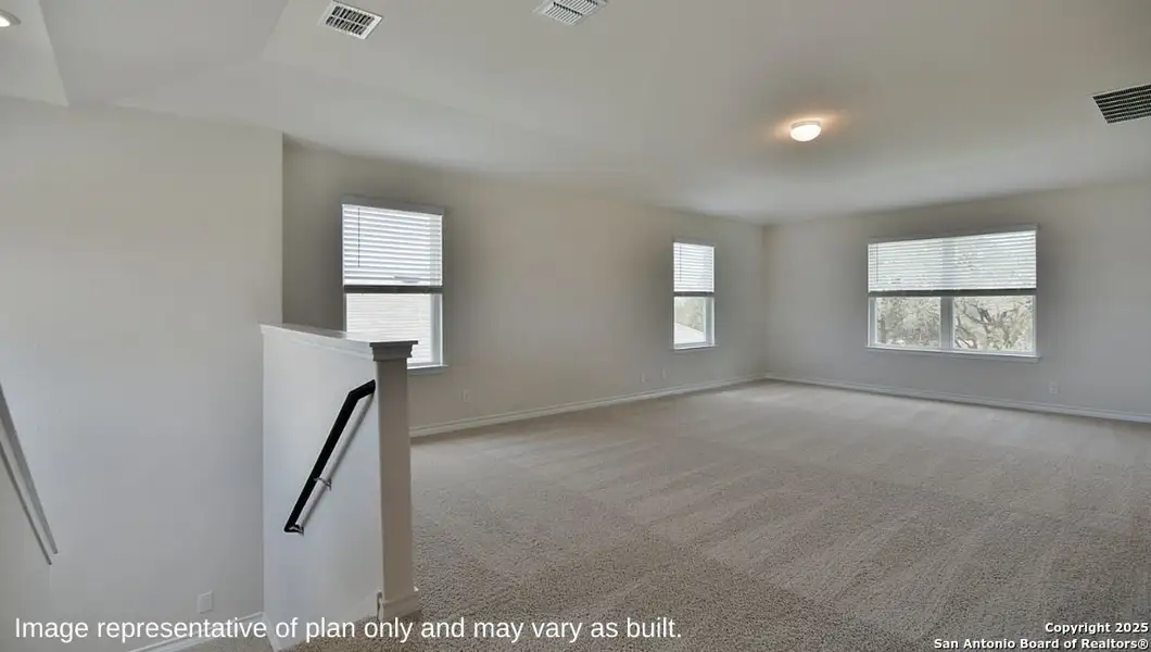 Spacious, unfurnished interior of a new home in Stonehill, San Antonio (Image 13).