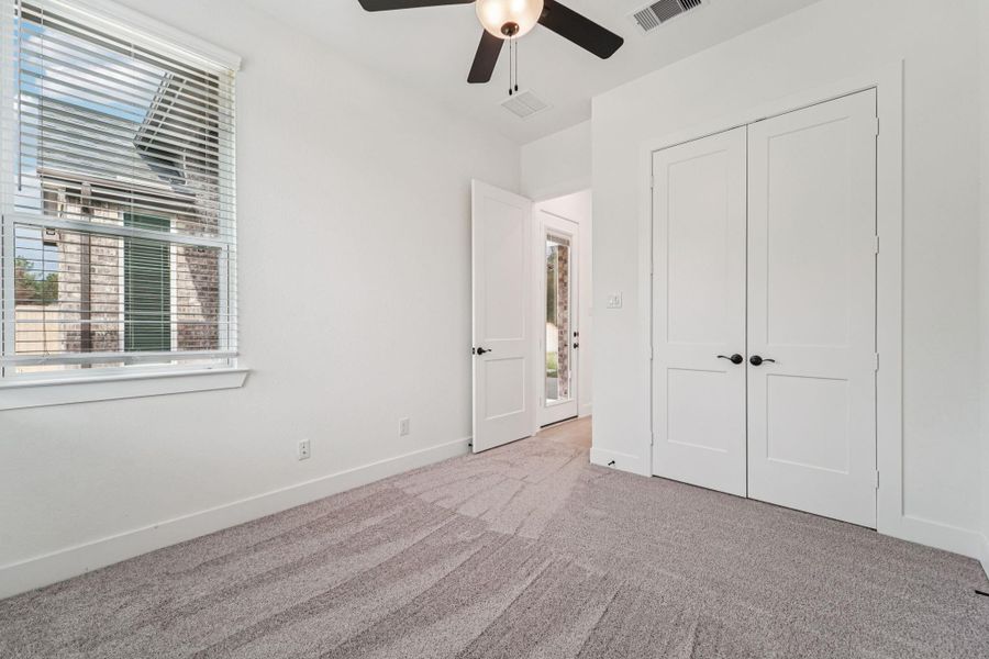 Spacious, unfurnished interior of a new home in Kresston, Montgomery (Image 43).