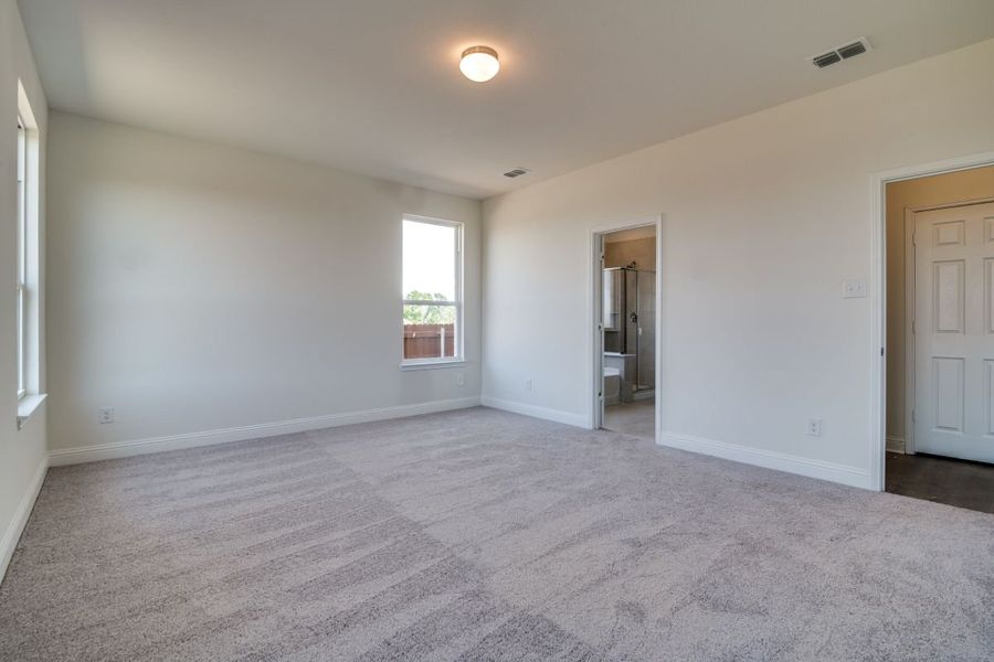Spacious, unfurnished interior of a new home in Heartland Signature, Heartland (Image 6). Spacious, unfurnished interior of a new home in Heartland Signature, Heartland (Image 6).