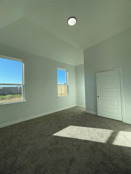 Spacious, unfurnished interior of a new home in , Anahuac (Image 10).