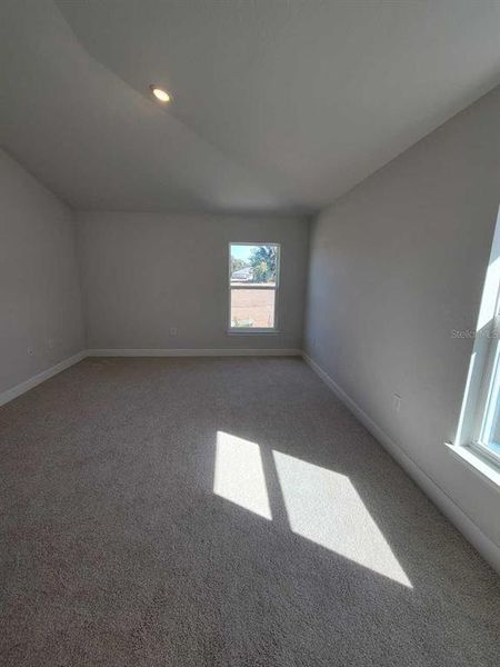 Spacious, unfurnished interior of a new home in Ocala Crossings South, Ocala (Image 18).