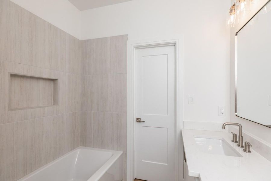 Furnished interior view inside a new home in , Beaumont (Image 15).