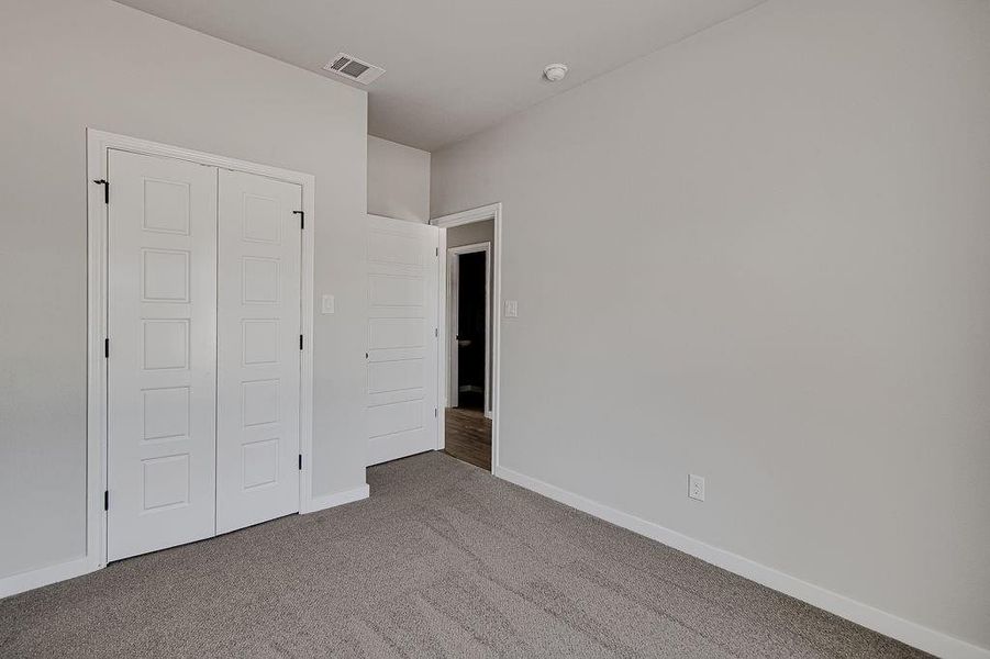 Spacious, unfurnished interior of a new home in Trails of Fossil Creek, Fort Worth (Image 22).