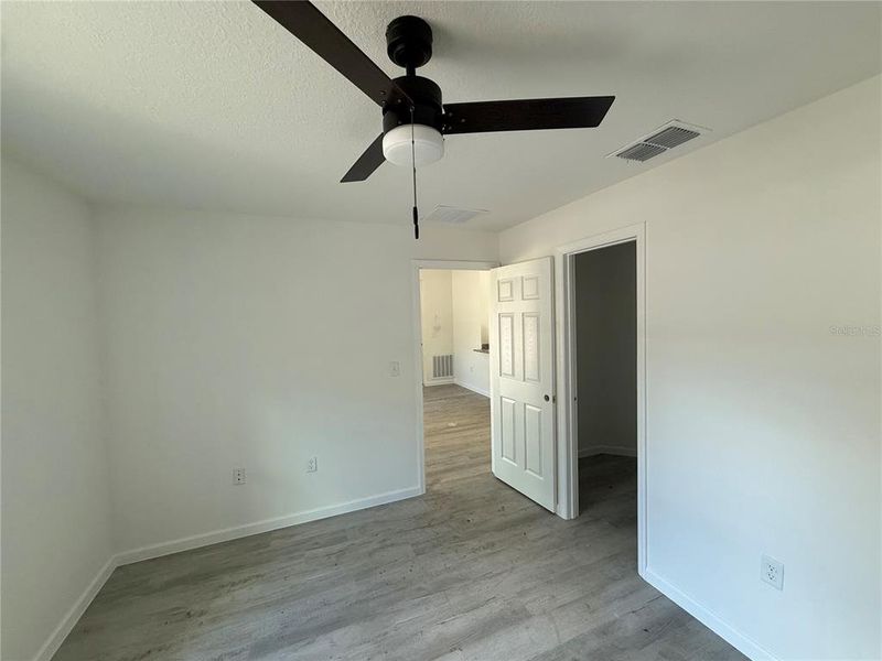 Spacious, unfurnished interior of a new home in , Ocala (Image 13).