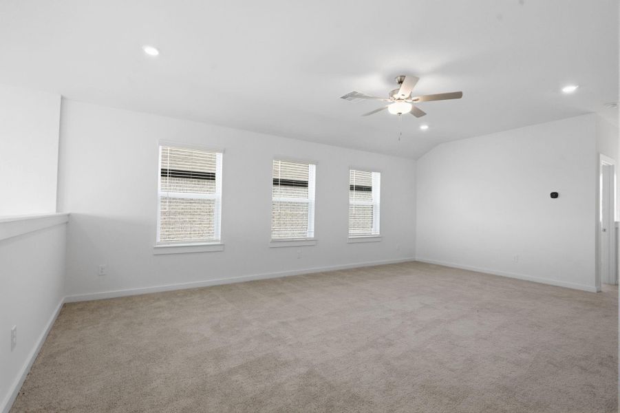 Spacious, unfurnished interior of a new home in , Rosharon (Image 44).