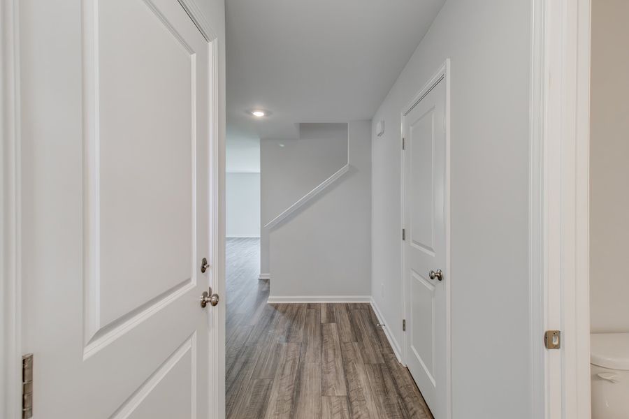 Spacious, unfurnished interior of a new home in Ellington, Elgin (Image 15).