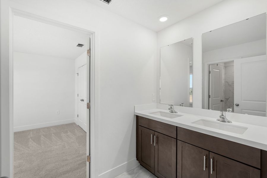 Jack & Jill Bathroom Connects Bedrooms 3 & 4