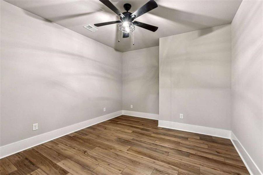 Spacious, unfurnished interior of a new home in , Gainesville (Image 28).