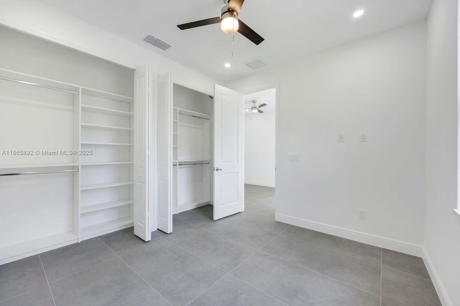 Spacious, unfurnished interior of a new home in , Naples (Image 18).