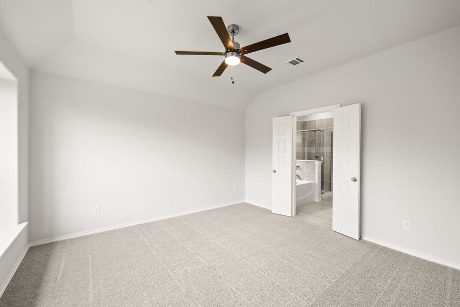 Spacious, unfurnished interior of a new home in Summer Crest, Fort Worth (Image 23). Spacious, unfurnished interior of a new home in Summer Crest, Fort Worth (Image 23).