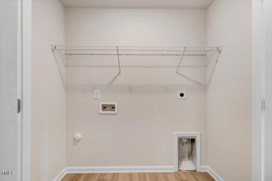 25-200 Streamlet Dr-25