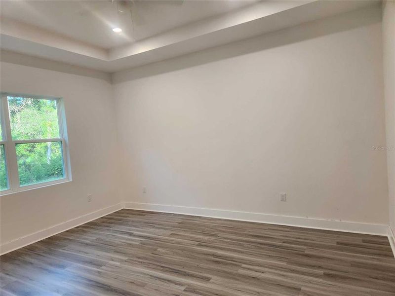 Spacious, unfurnished interior of a new home in , Homosassa (Image 18).