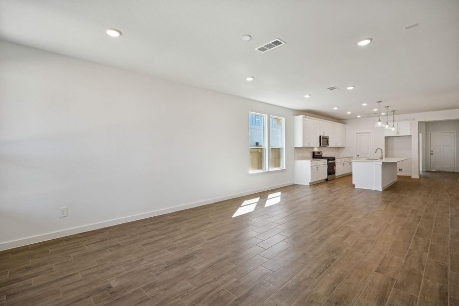 Spacious, unfurnished interior of a new home in Montgomery Bend, Montgomery (Image 15). Spacious, unfurnished interior of a new home in Montgomery Bend, Montgomery (Image 15).