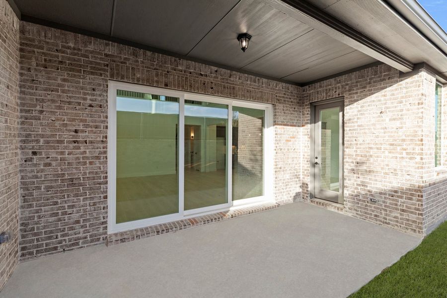 Representative exterior details of a home built from the Edward- 70 ft Home Site by Rockwell Homes in Nelson Lake Estates, Rockwall (Image 43). Representative exterior details of a home built from the Edward- 70 ft Home Site by Rockwell Homes in Nelson Lake Estates, Rockwall (Image 43).