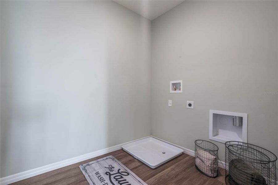 Spacious, unfurnished interior of a new home in Crosswinds, Haines City (Image 16). Spacious, unfurnished interior of a new home in Crosswinds, Haines City (Image 16).