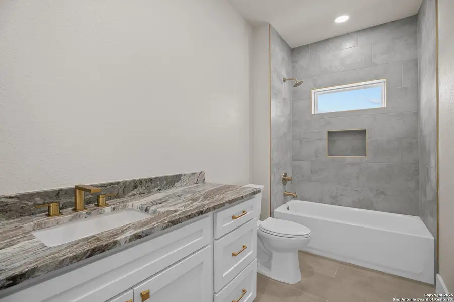 Furnished interior view inside a new home in , San Antonio (Image 7).