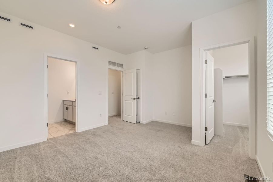 Spacious, unfurnished interior of a new home in , Broomfield (Image 26).