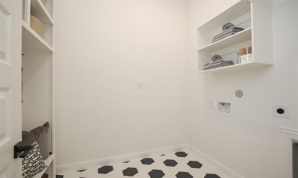 Spacious, unfurnished interior of a new home in Coastal Point, League City (Image 21).