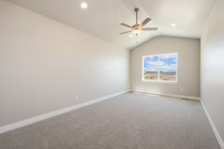 Spacious, unfurnished interior of a new home in The Lakes at Centerra, Loveland (Image 13).