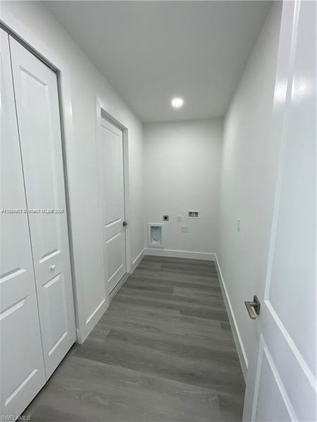 Spacious, unfurnished interior of a new home in , Lehigh Acres (Image 10).