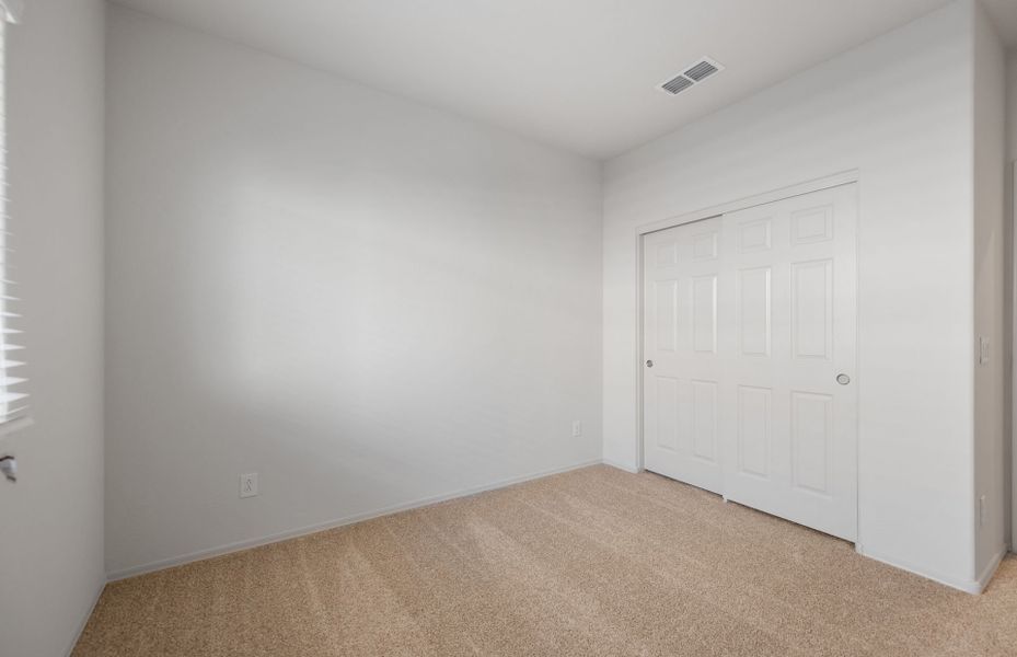 Spacious, unfurnished interior of a new home in El Rancho Santa Rosa, Maricopa (Image 22).