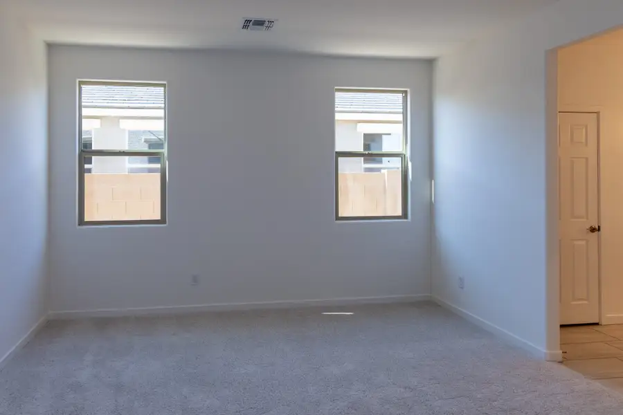 Spacious, unfurnished interior of a new home in Rancho Santa Rosa, Maricopa (Image 14).