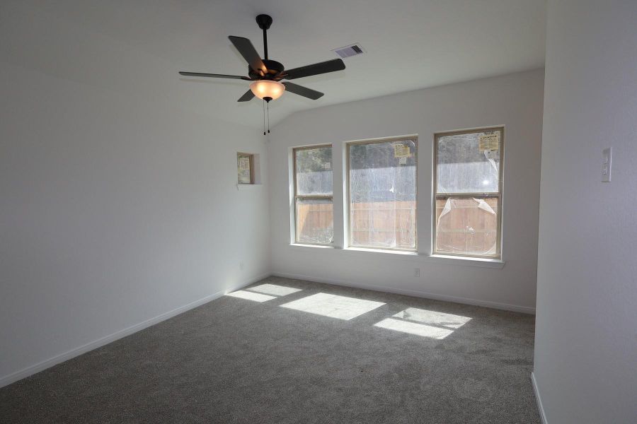 Spacious, unfurnished interior of a new home in Escondido, Magnolia (Image 3).