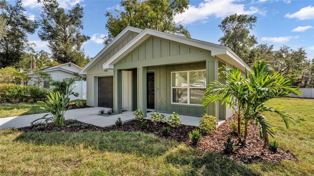 Front exterior of a new home in , Lakeland, FL, highlighting curb appeal (Image 18).