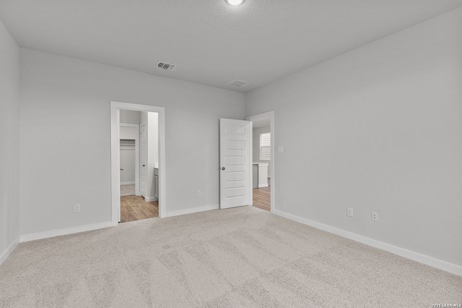 Spacious, unfurnished interior of a new home in Applewhite Meadows, San Antonio (Image 16).