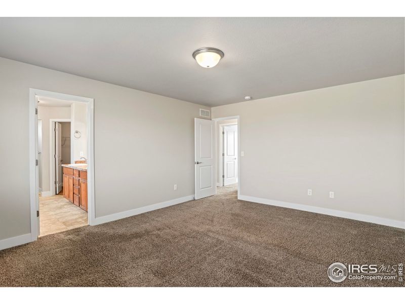 Spacious, unfurnished interior of a new home in Northridge Trails, Greeley (Image 16).