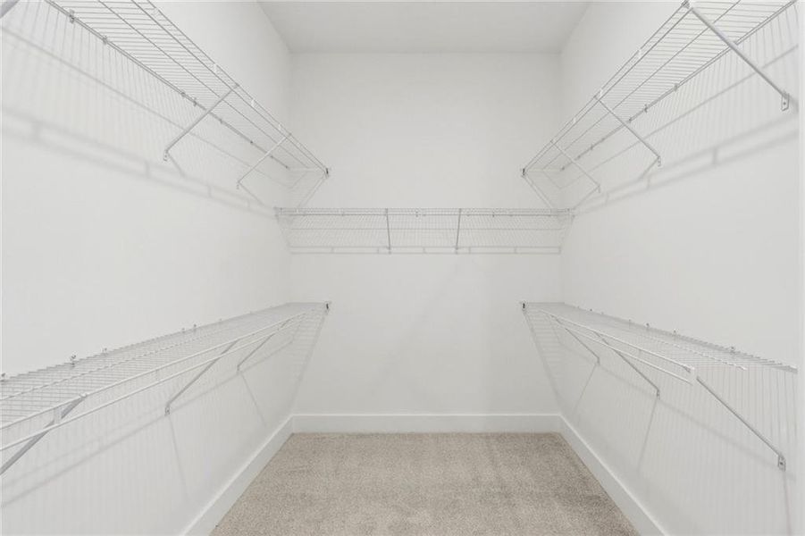 Spacious, unfurnished interior of a new home in , Gainesville (Image 17).