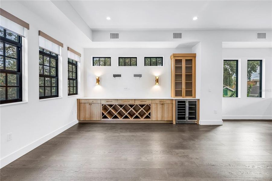 Image 42 of a home in East Oak Townhomes.